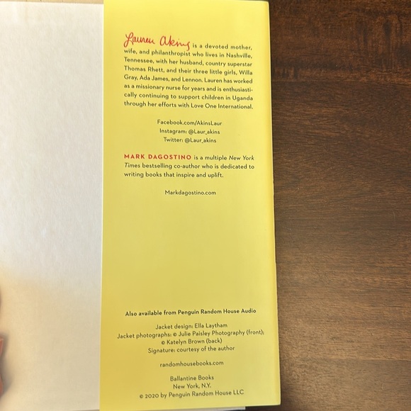 Lauren Akins book Live in Love - Picture 3 of 5